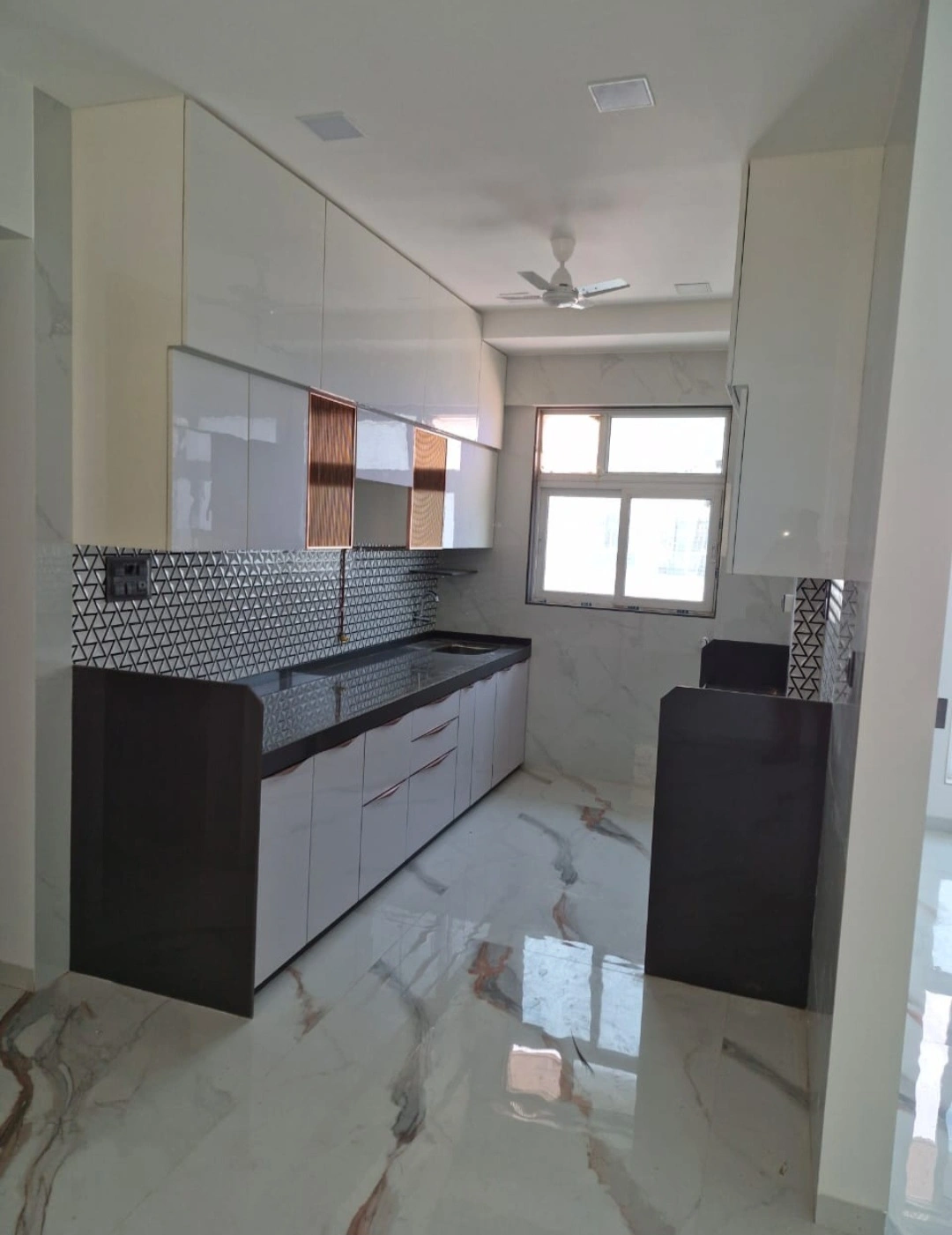 2 BHK Flat for Rent in Upper East 97, Malad East