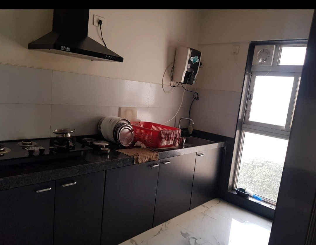 Single Room Girls only Flat for PG in Raheja Ridgewood , Goregaon East