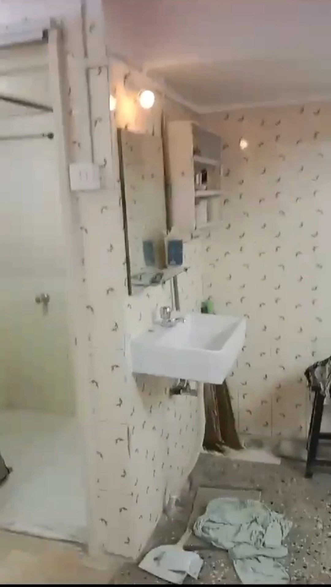2 BHK Flat for Rent in Seven Stat Apartment , Goregaon East