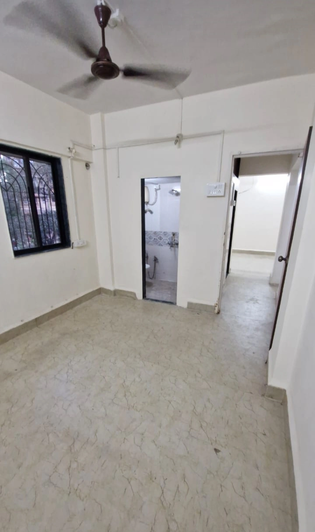 1 BHK Flat for Rent in Sai Baba Complex, Goregaon East