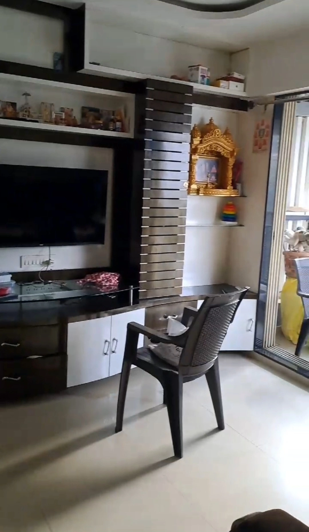 2 BHK Flat for Rent in Manali Apartment, Goregaon West