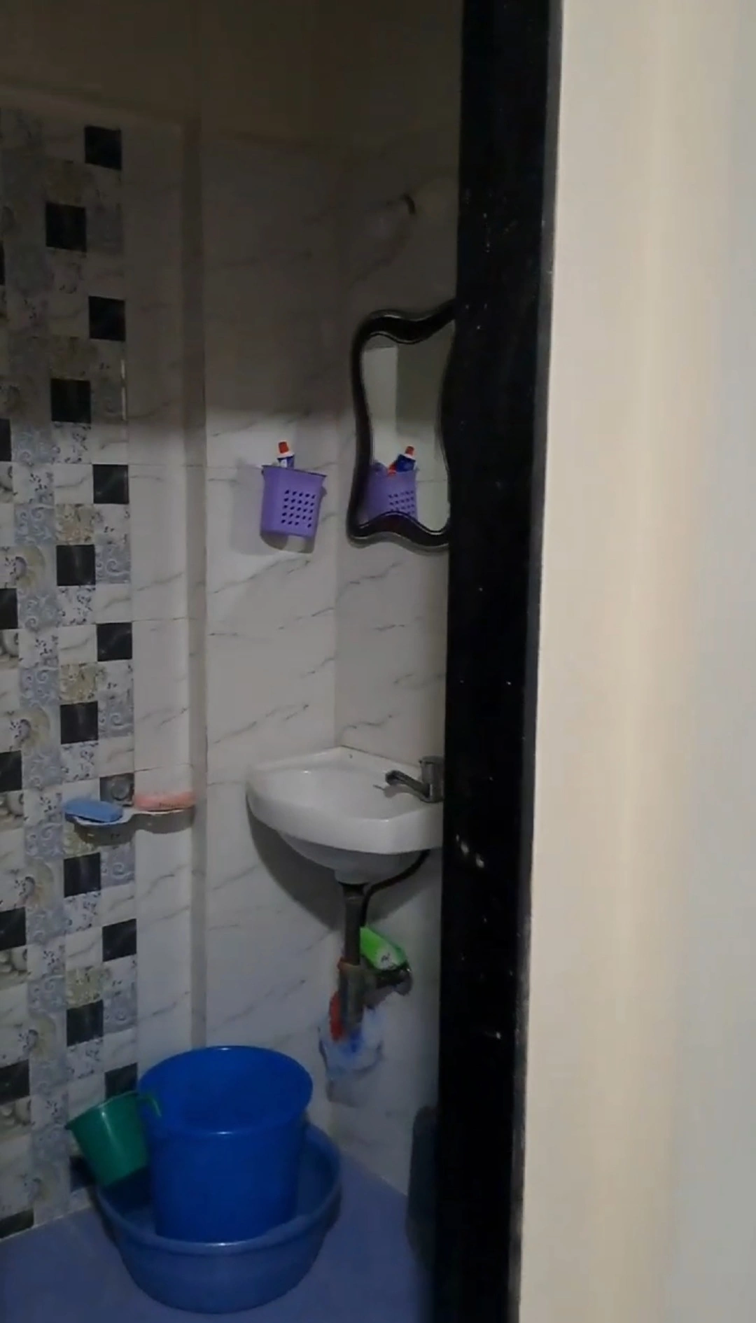 2 BHK Flat for Rent in Manali Apartment, Goregaon West