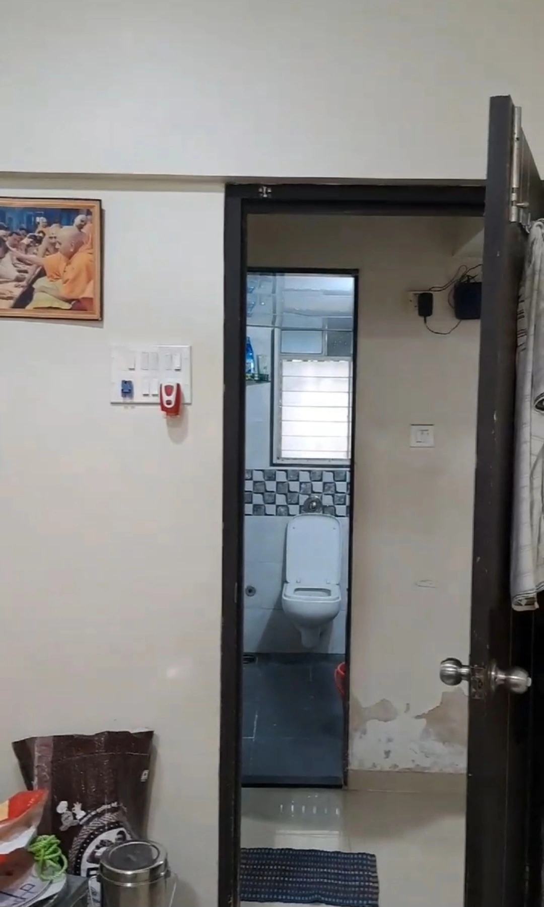 2 BHK Flat for Rent in Manali Society, Goregaon West