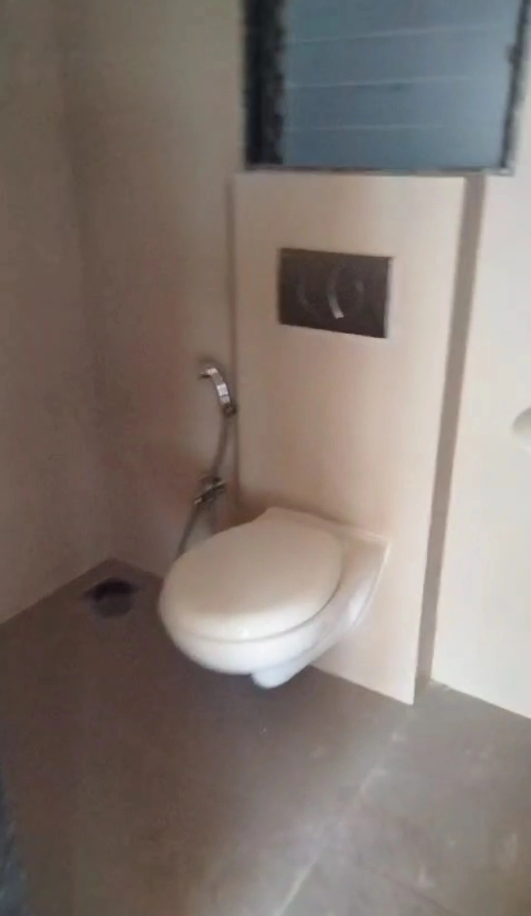 2 BHK Flat for Rent in Om Trimurti Tower, Malad East