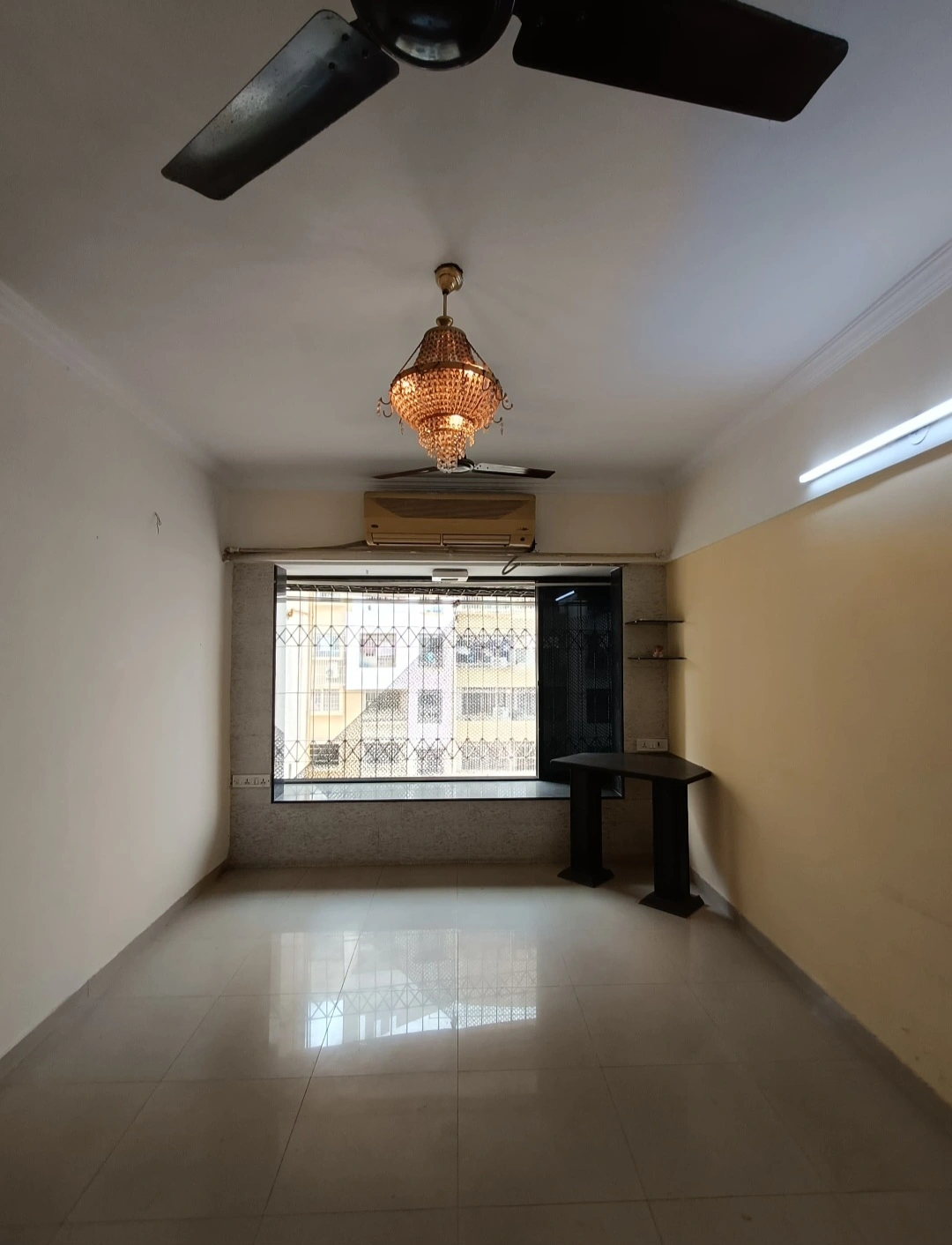 2 BHK Flat for Rent in Dheeraj Ganga Society , Malad West
