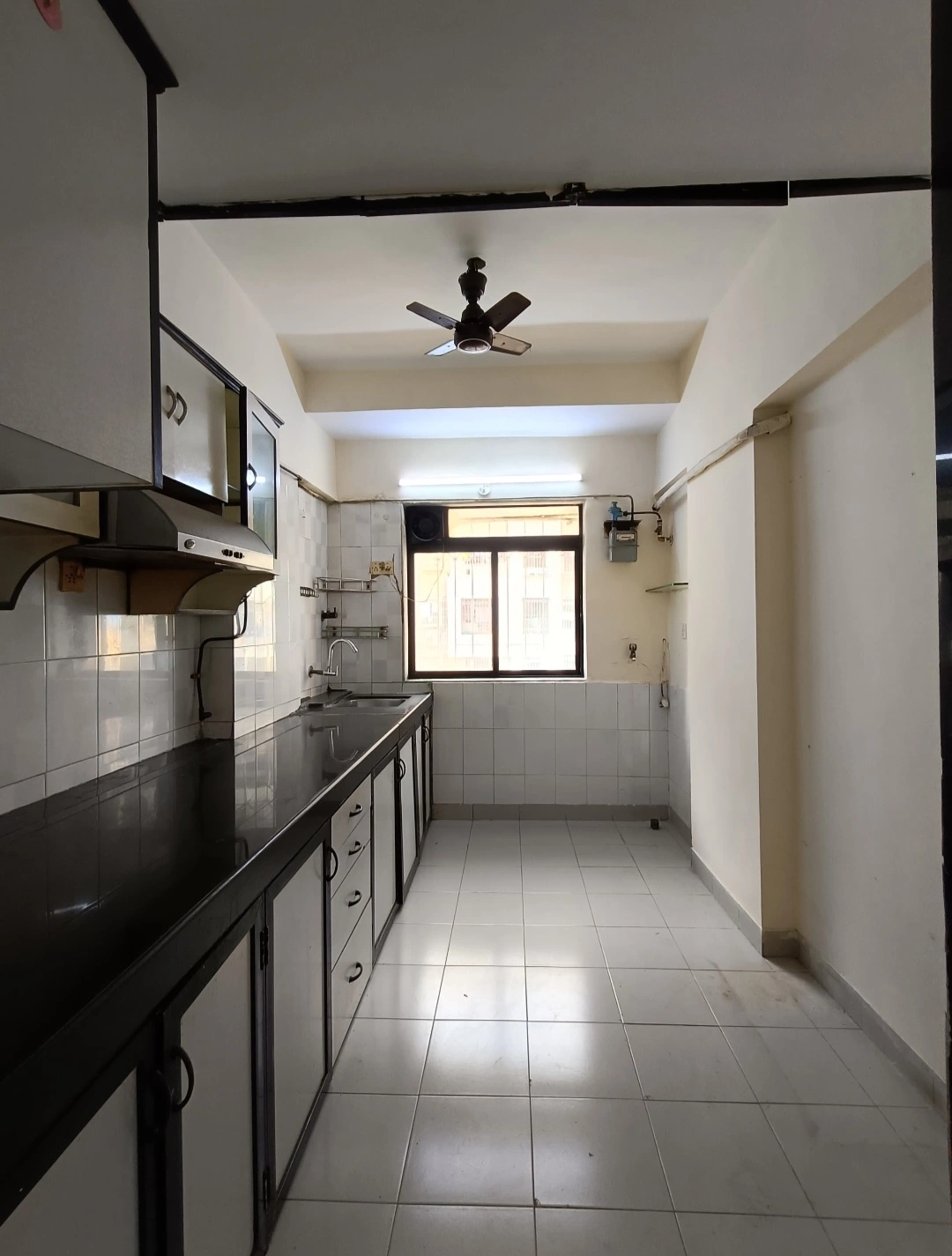 2 BHK Flat for Rent in Dheeraj Ganga Society , Malad West