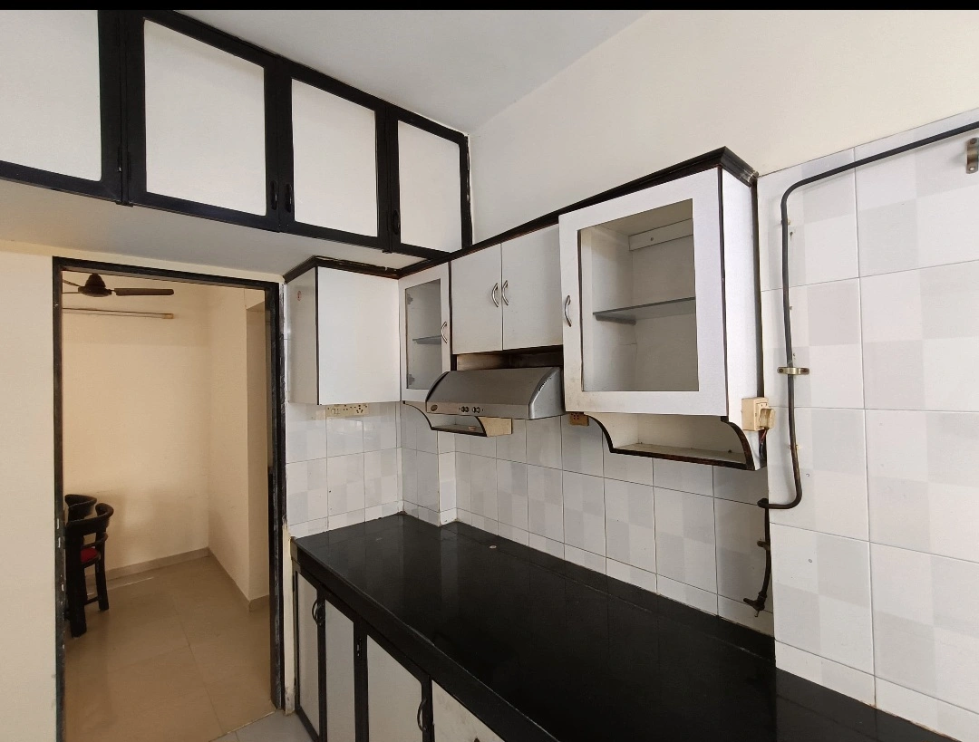 2 BHK Flat for Rent in Dheeraj Ganga Society , Malad West