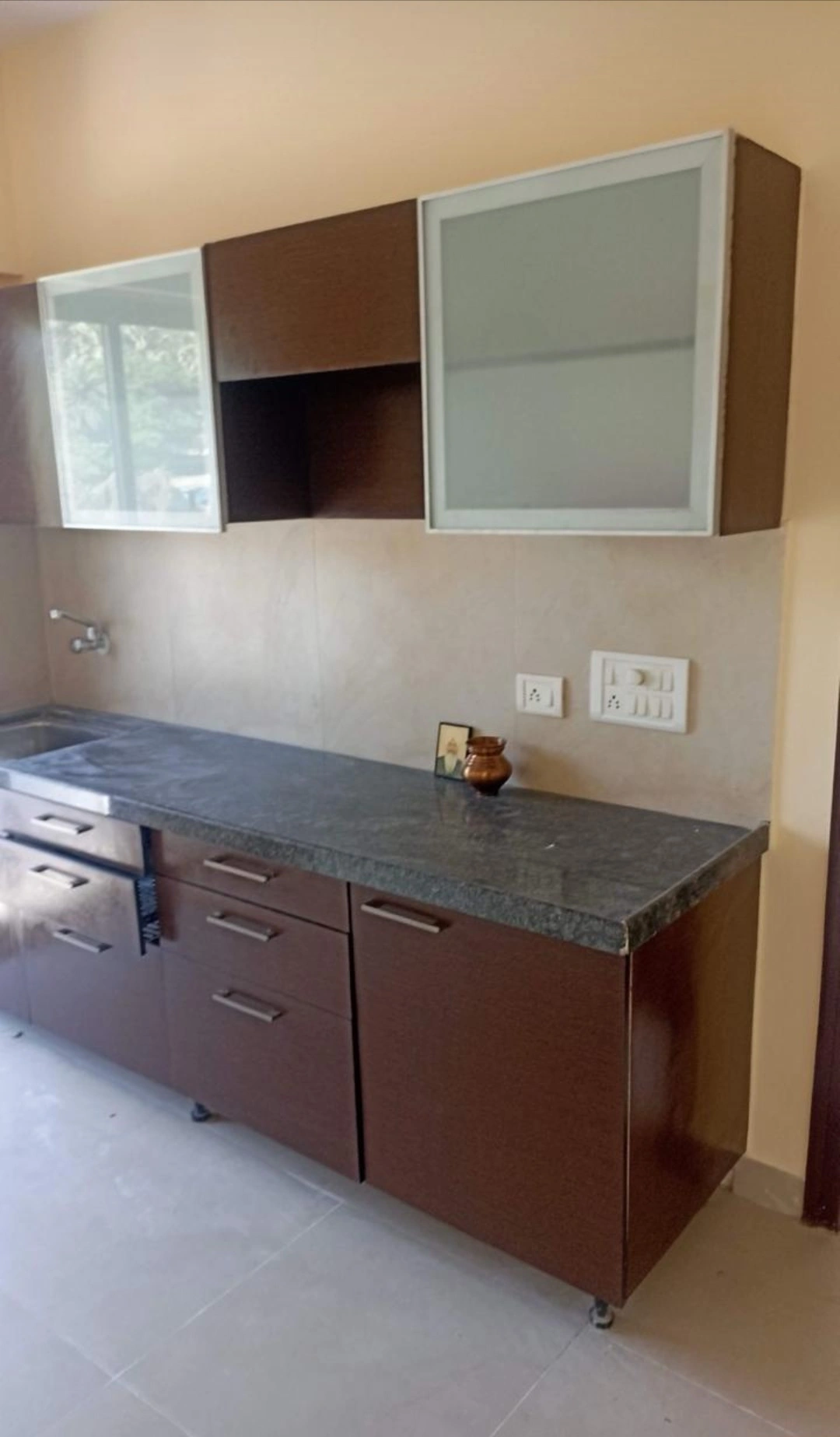 1 BHK Flat for Rent in Conwood Astoria Tower, Goregaon East
