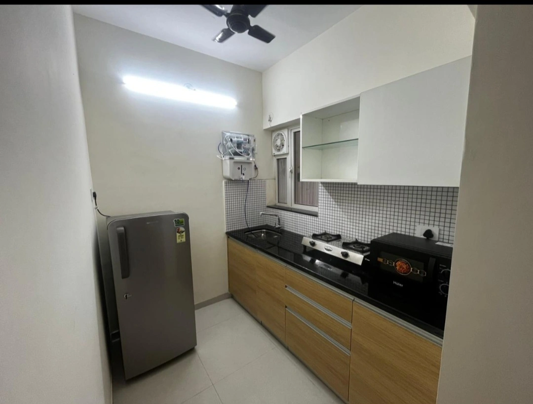 1 BHK Flat for Rent in Omkar Signet Tower, Malad East