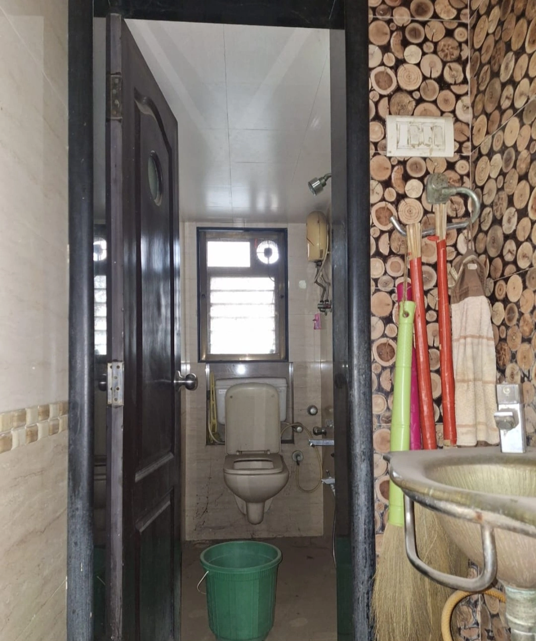 1 BHK Flat for Rent in Peru Baugh , Goregaon East