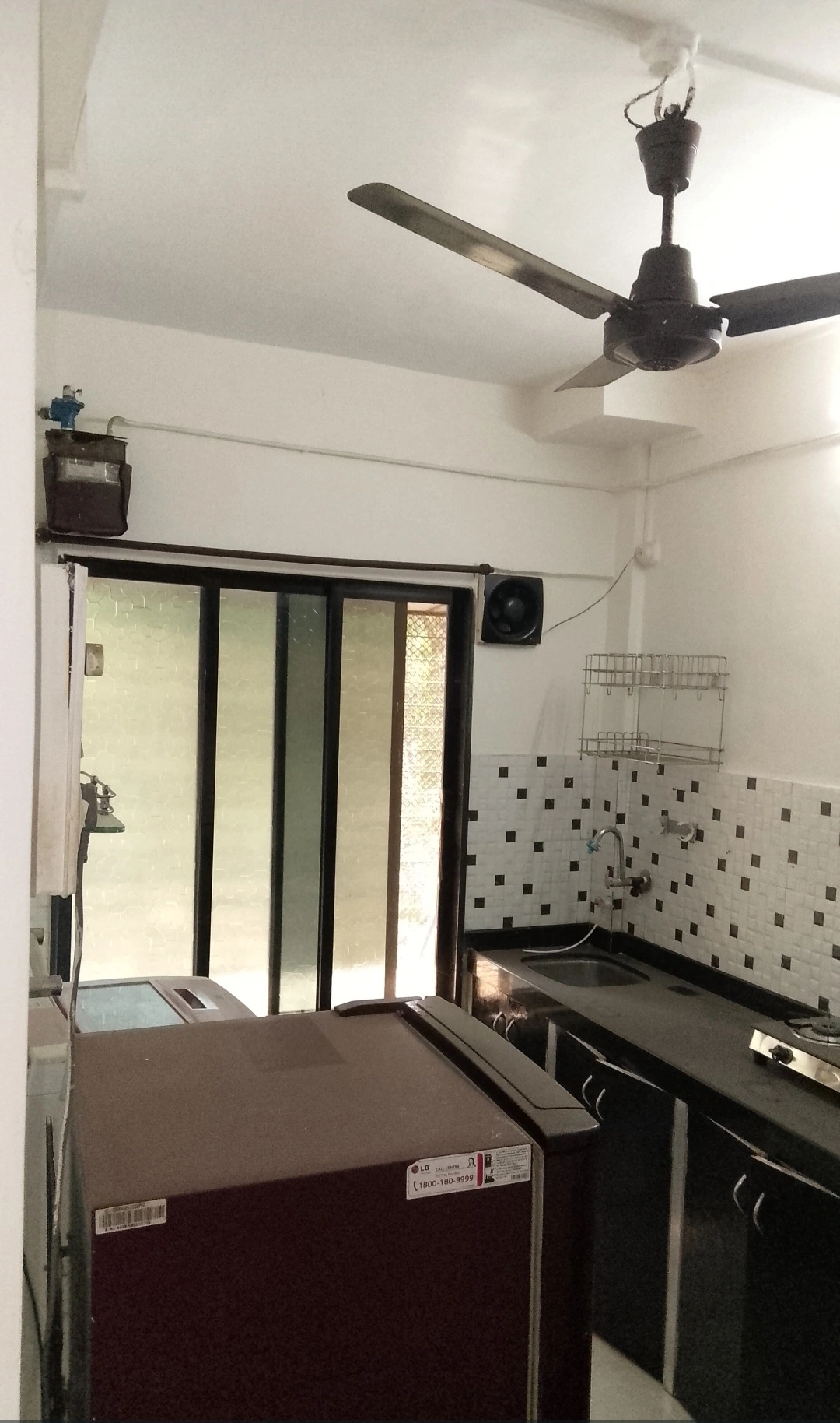 1 BHK Flat for Rent in Sai Baba Complex, Goregaon East