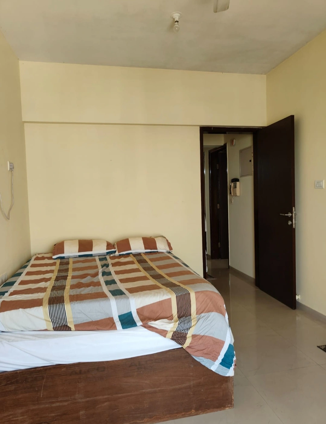 2.5 BHK Flat for Rent in Rustomjee Ozone, Goregaon West