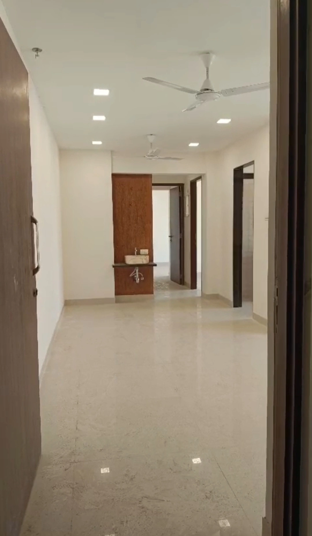 2 BHK Flat for Rent in Triumph Tower, Malad West