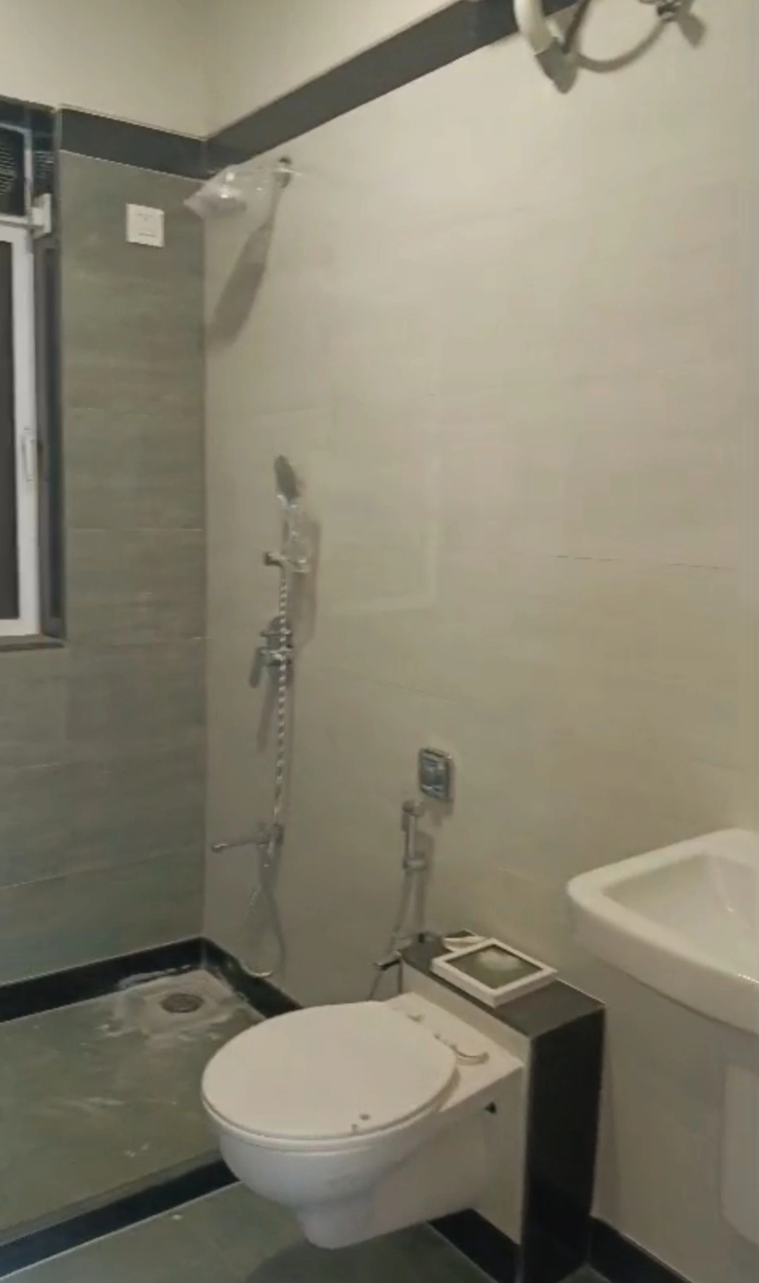 2 BHK Flat for Rent in Triumph Tower, Malad West