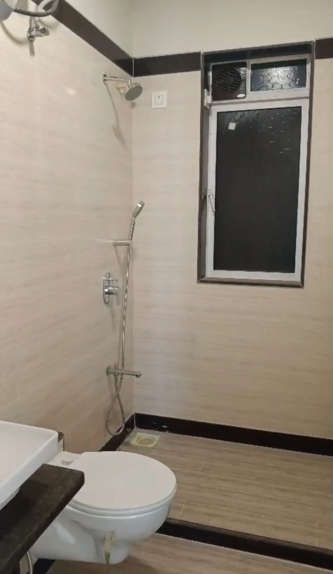 2 BHK Flat for Rent in Triumph Tower, Malad West