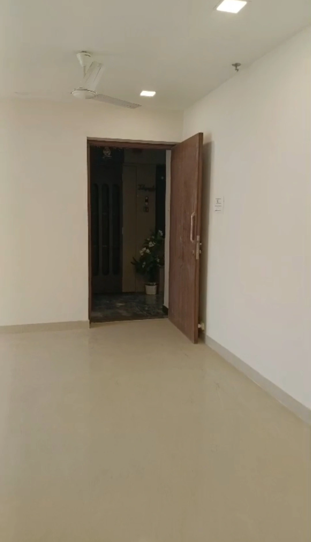 2 BHK Flat for Rent in Triumph Tower, Malad West