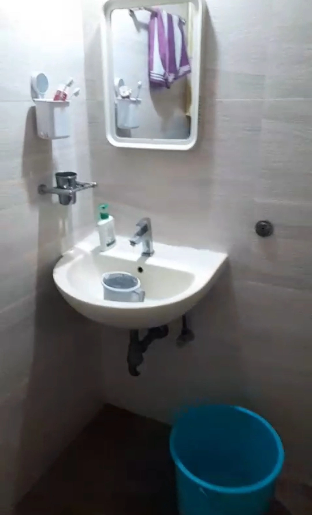 2 BHK Flat for Rent in Kairali Tower, Goregaon West