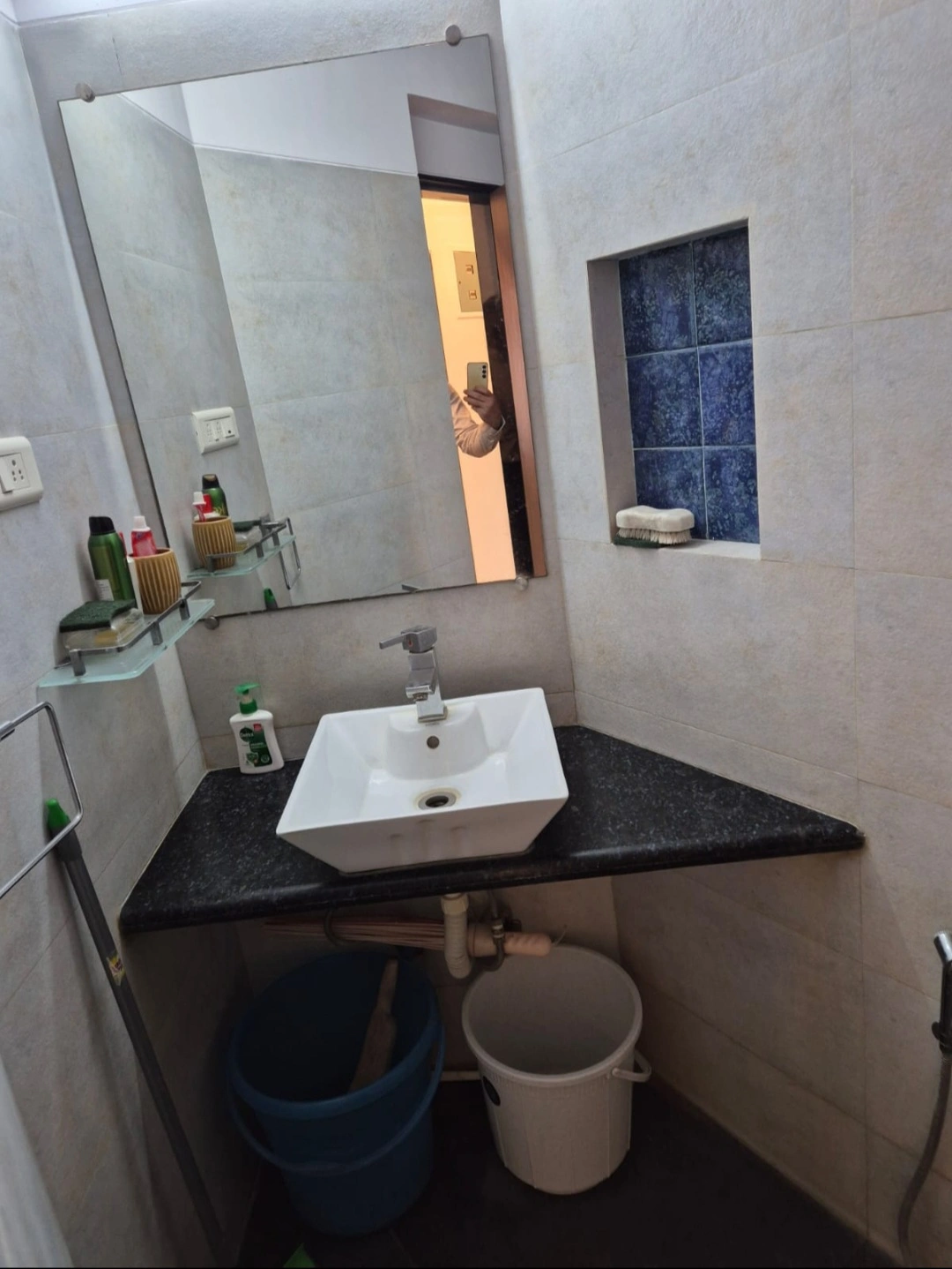 2 BHK Flat for Rent in Gardenia Society, Malad East
