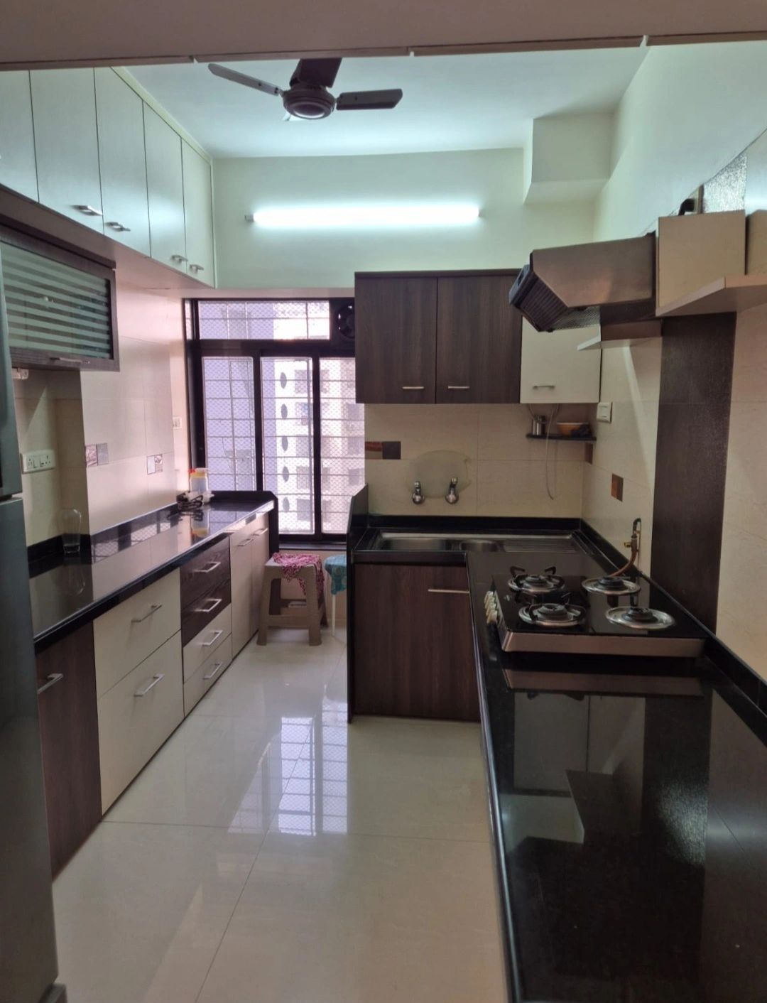 2 BHK Flat for Rent in Gardenia Society, Malad East