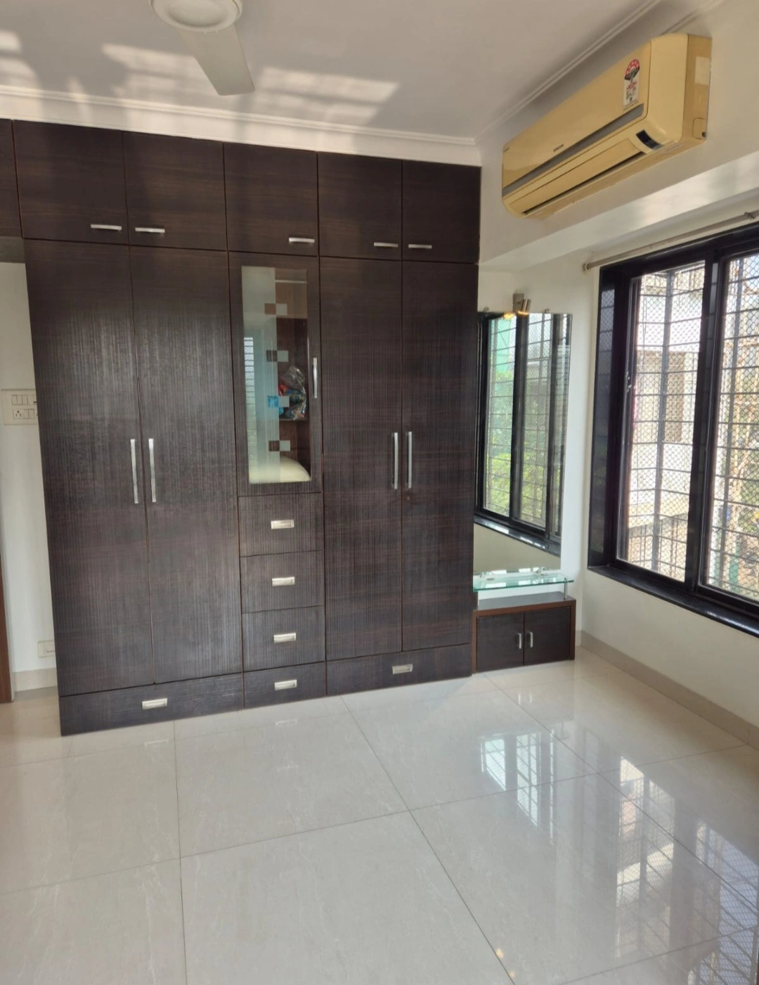 2 BHK Flat for Rent in Gardenia Society, Malad East
