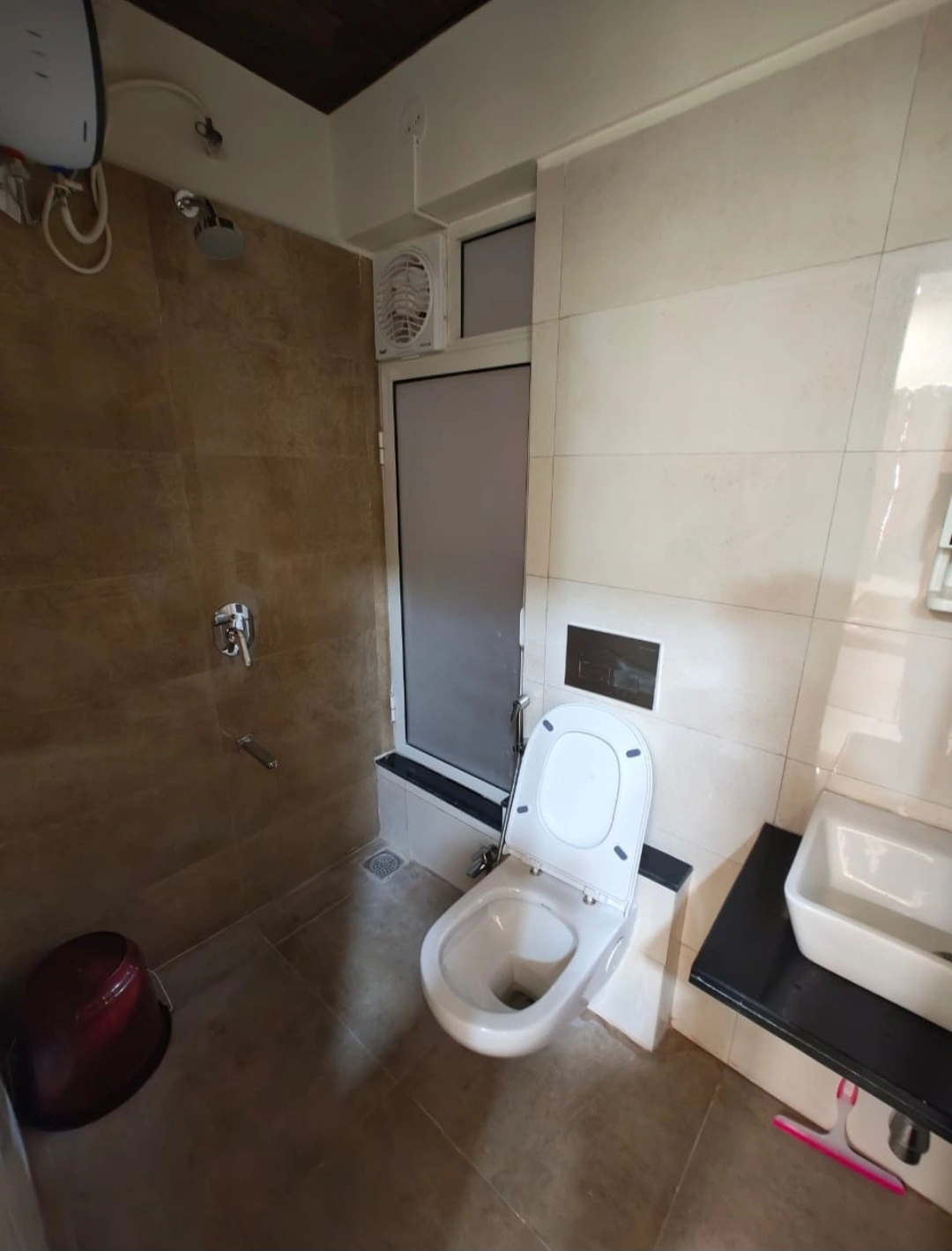 2.5 BHK Flat for Rent in Omkar Signet, Malad East