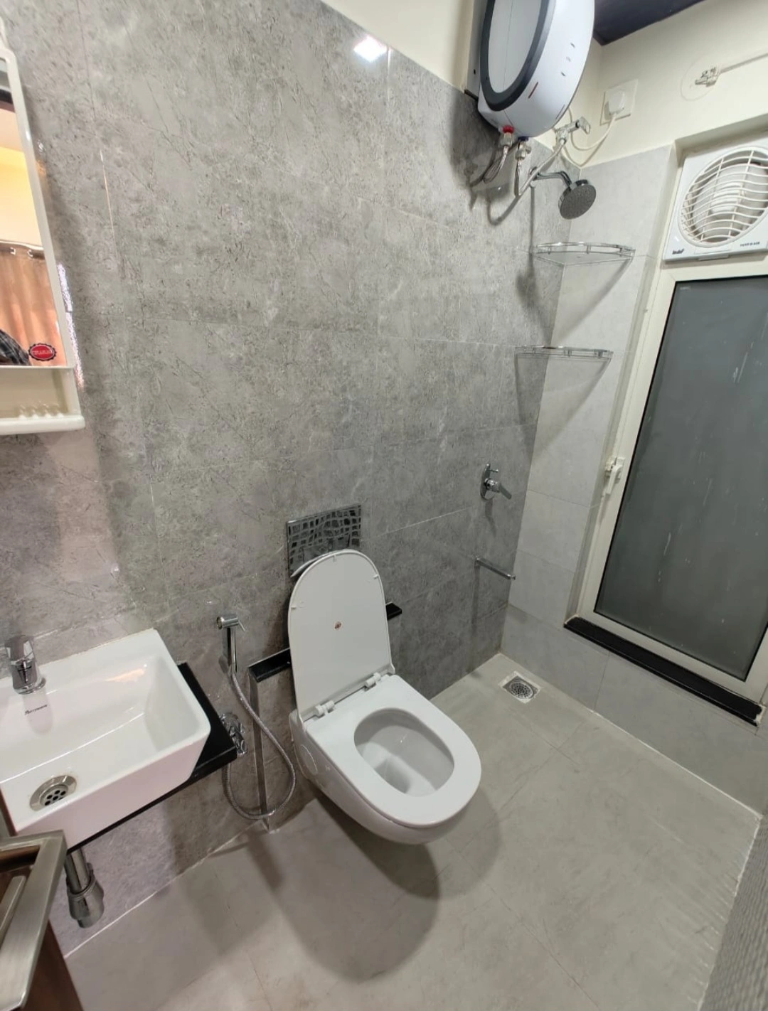 2.5 BHK Flat for Rent in Omkar Signet Tower, Malad East