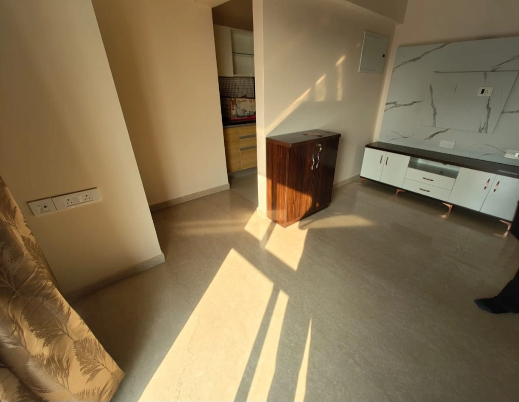2.5 BHK Flat for Rent in Omkar Signet, Malad East