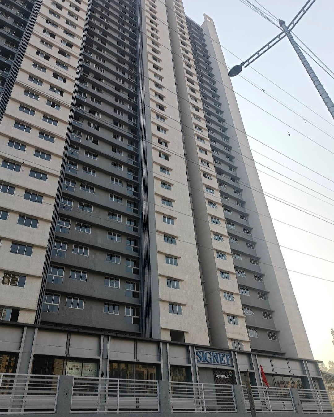 2.5 BHK Flat for Rent in Omkar Signet, Malad East