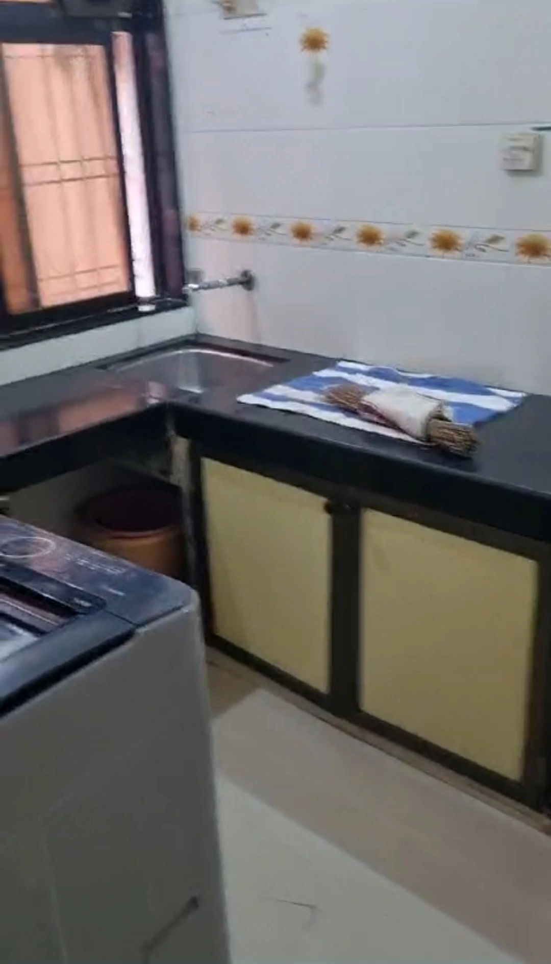 1 BHK Flat for Rent in Dheeraj Basera Society, Malad West