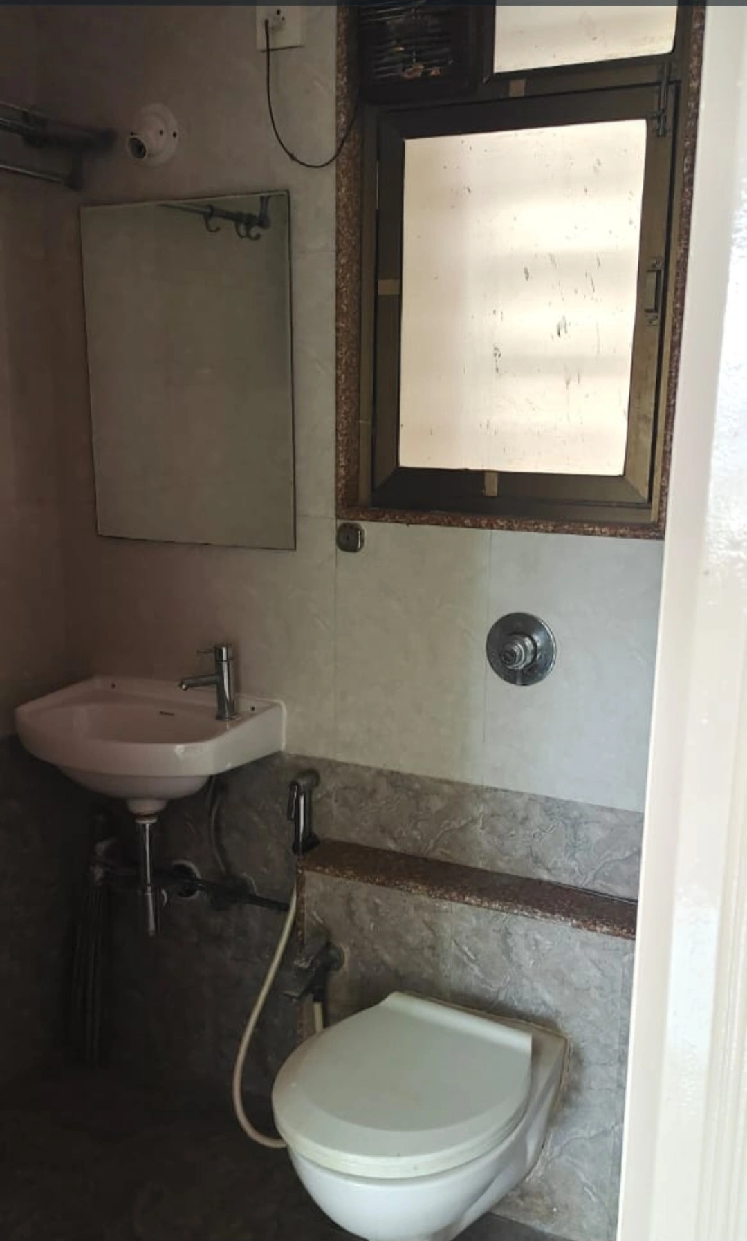 2.5 BHK Flat for Rent in Raja saptaratna Tower, Malad West