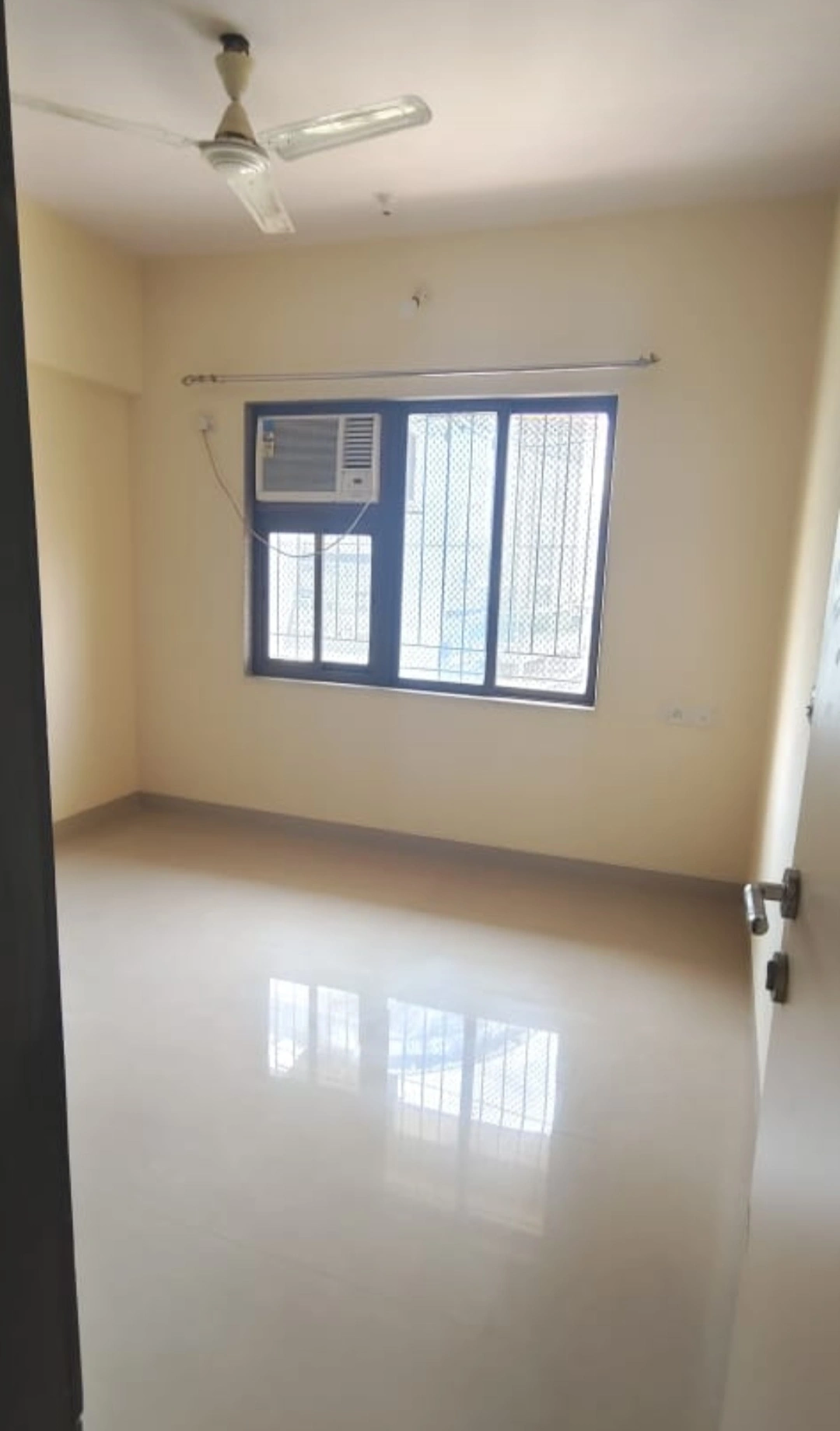 2.5 BHK Flat for Rent in Raja saptaratna Tower, Malad West