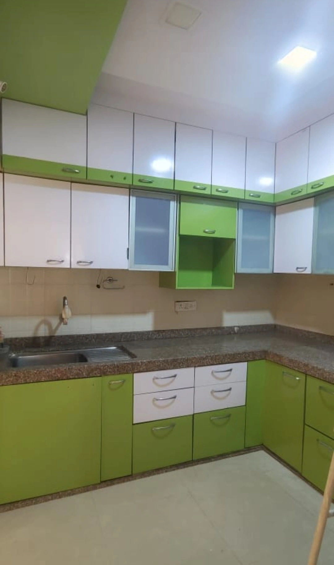 2.5 BHK Flat for Rent in Raja saptaratna Tower, Malad West
