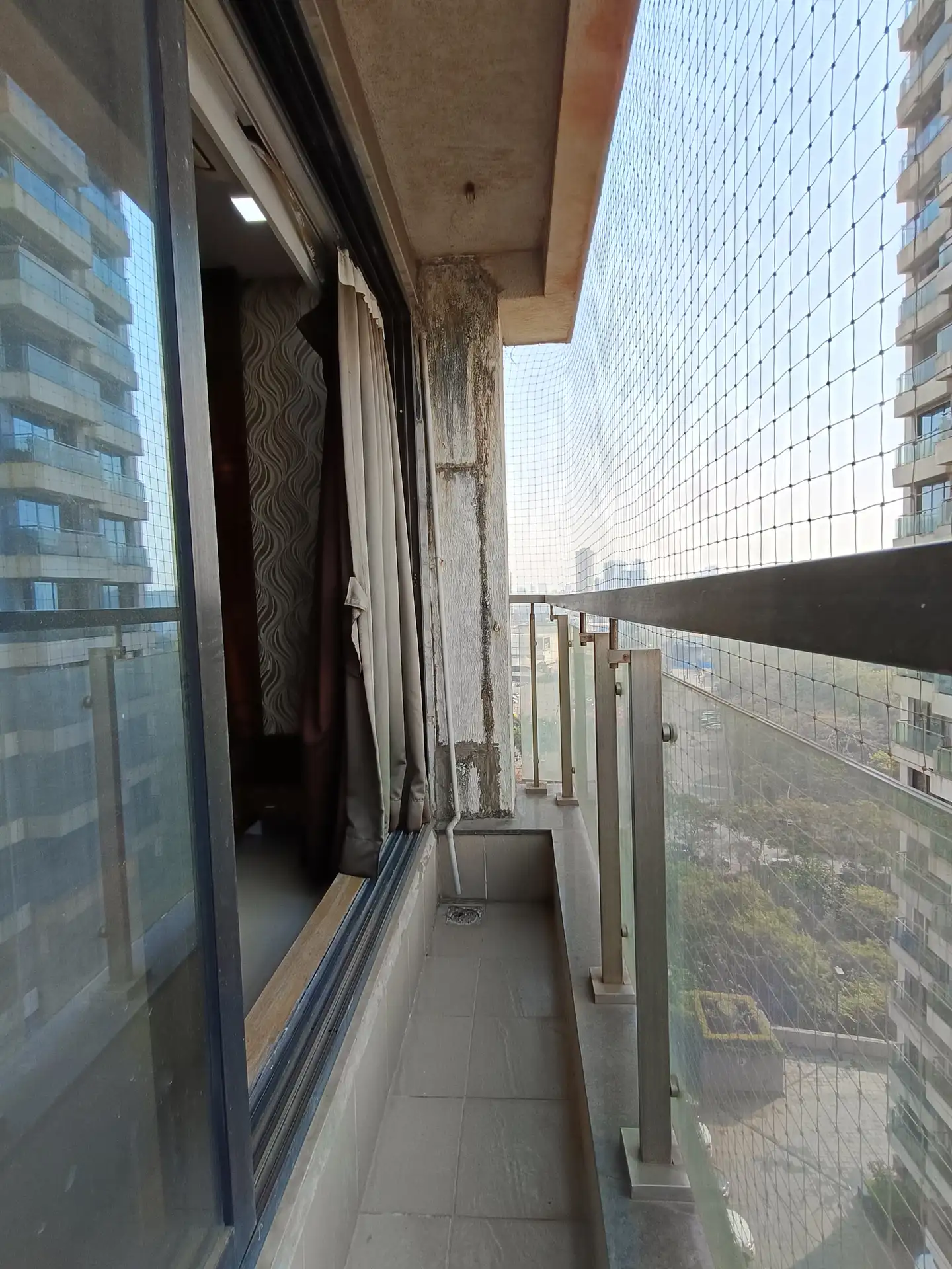 2.5 BHK Flat for Rent in Rustomjee Elanza , Malad West