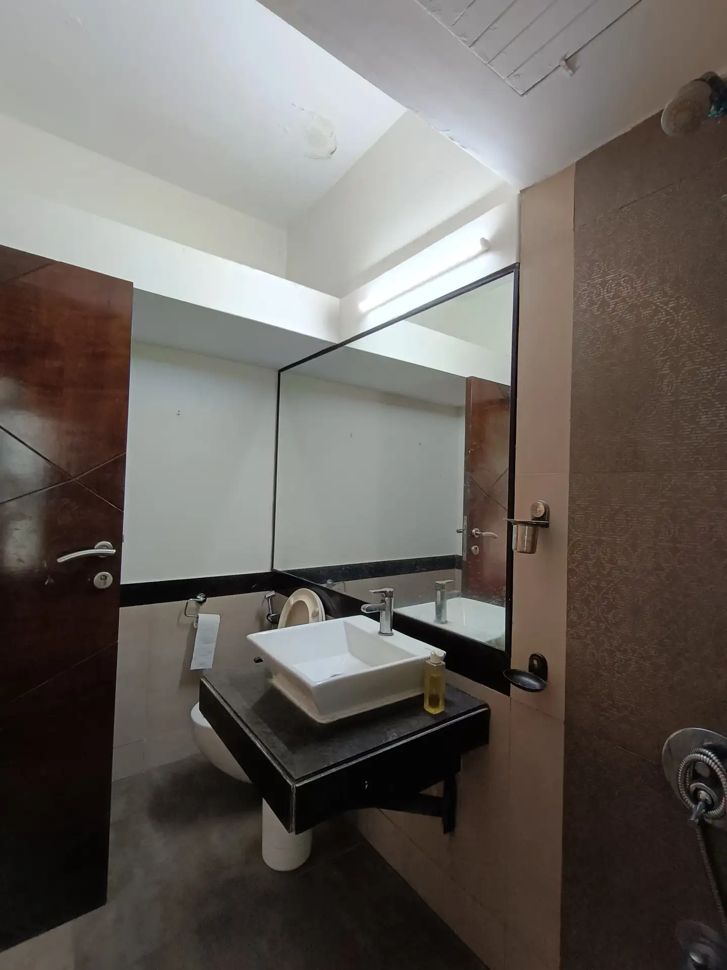 2.5 BHK Flat for Rent in Rustomjee Elanza , Malad West