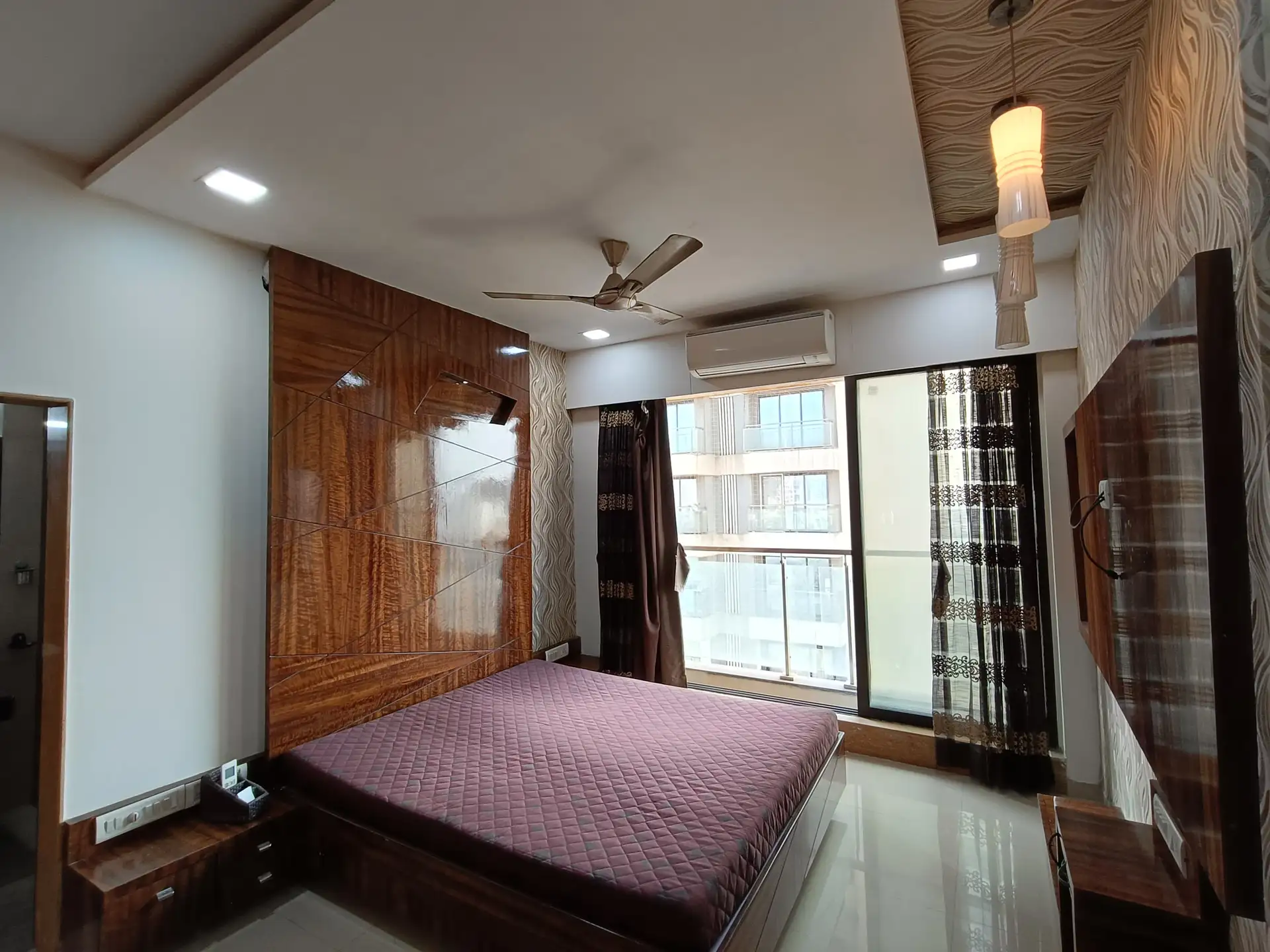 2.5 BHK Flat for Rent in Rustomjee Elanza , Malad West
