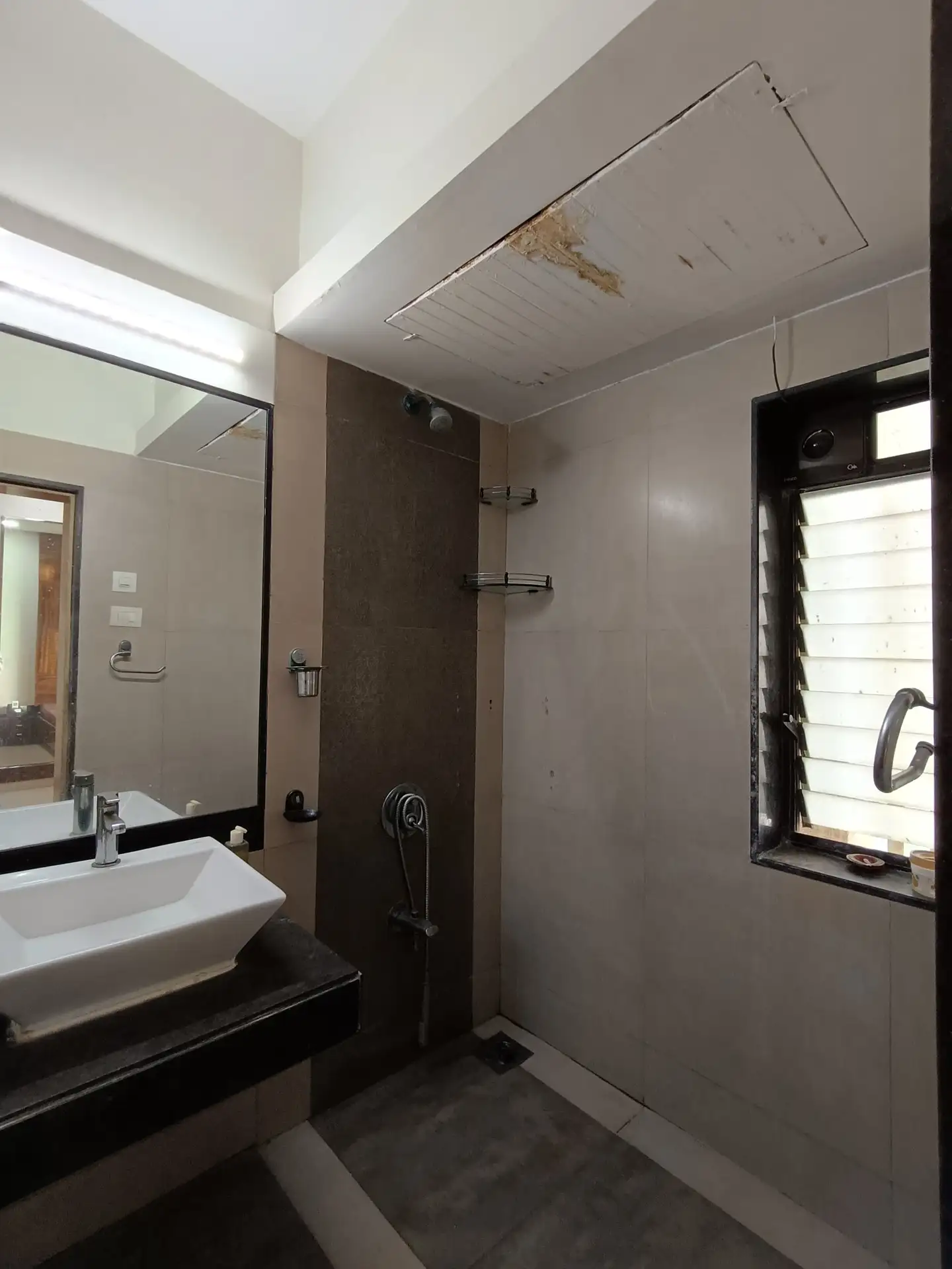 2.5 BHK Flat for Rent in Rustomjee Elanza , Malad West