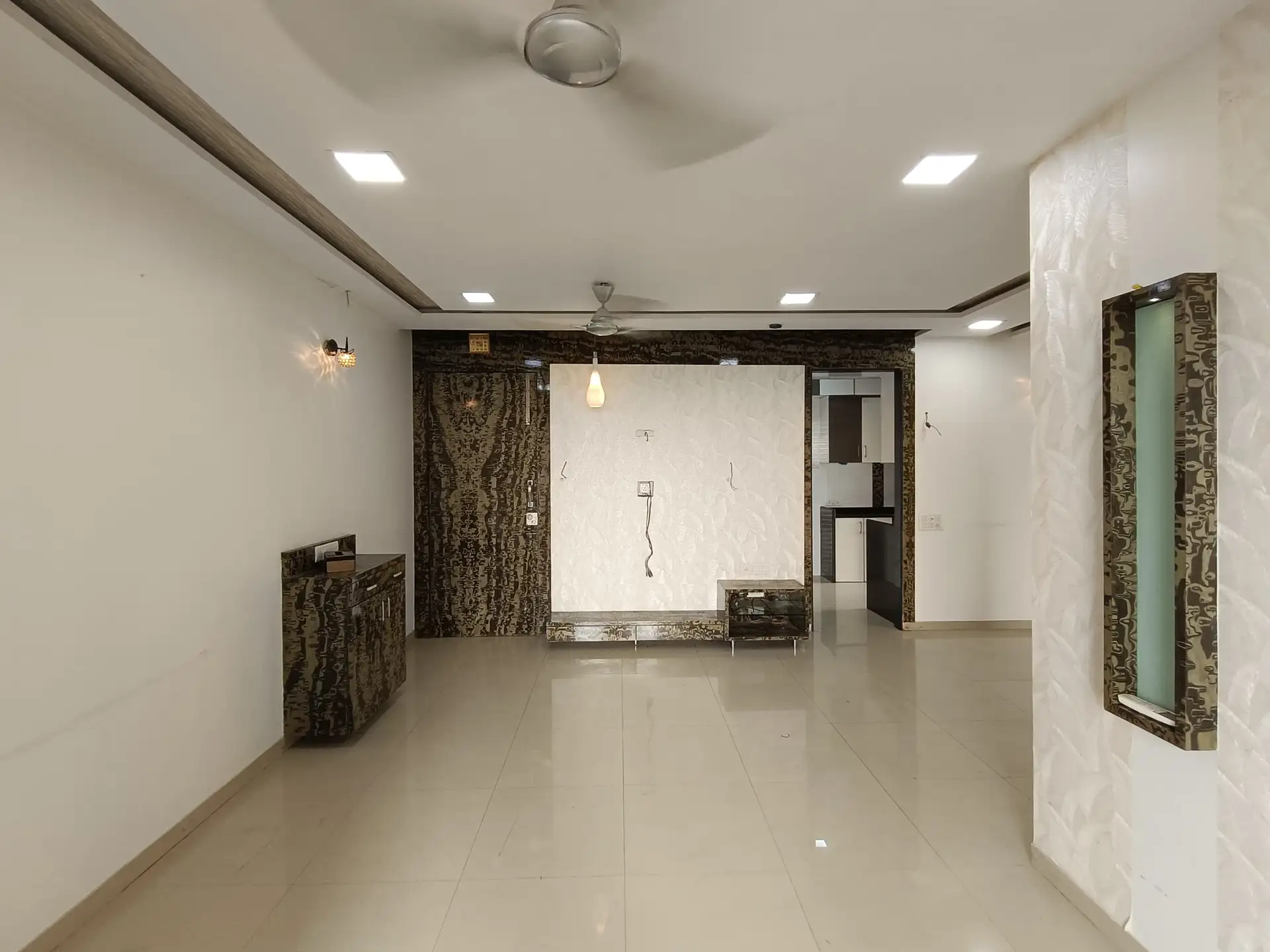 2.5 BHK Flat for Rent in Rustomjee Elanza , Malad West