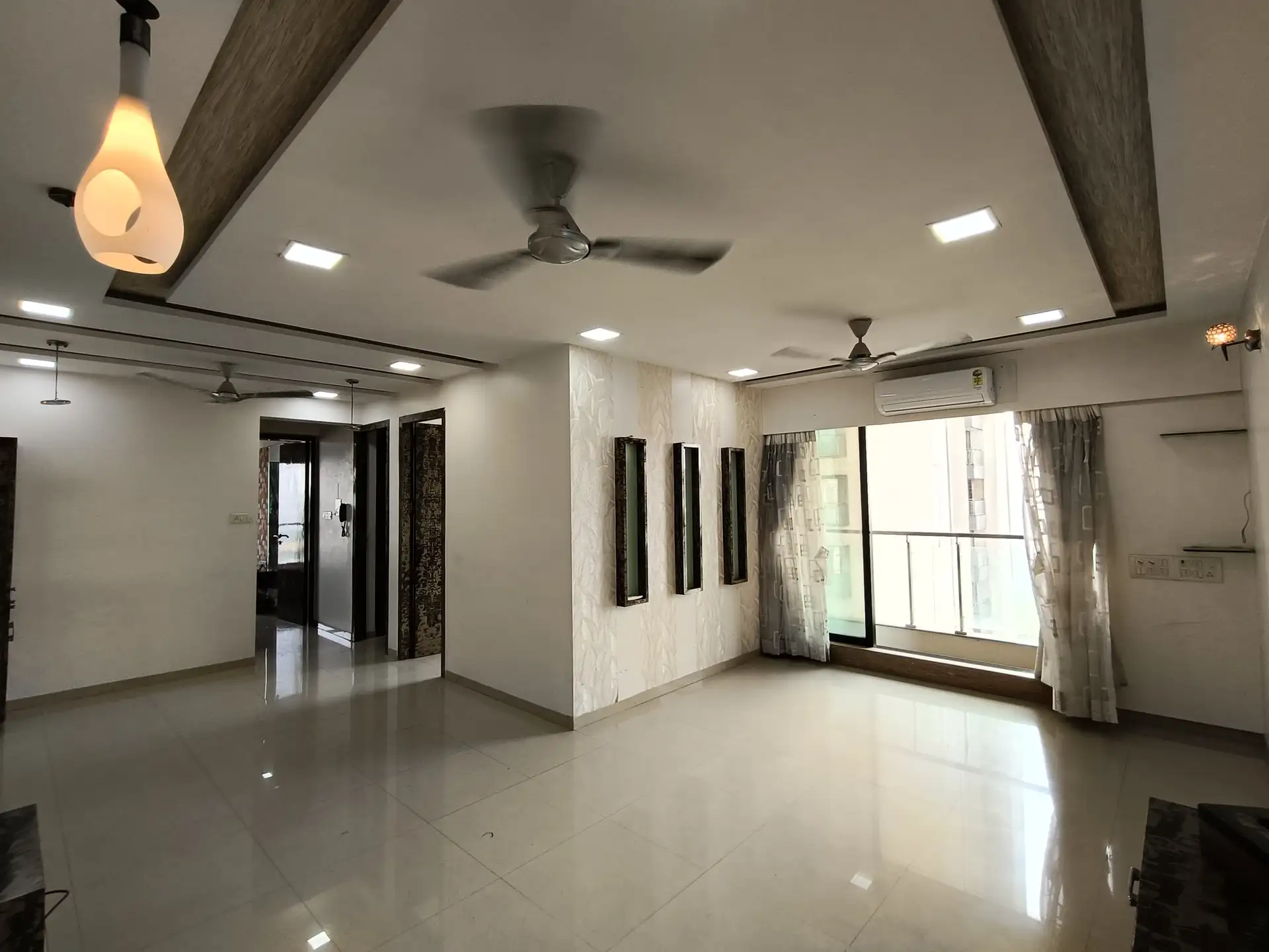 2.5 BHK Flat for Rent in Rustomjee Elanza , Malad West