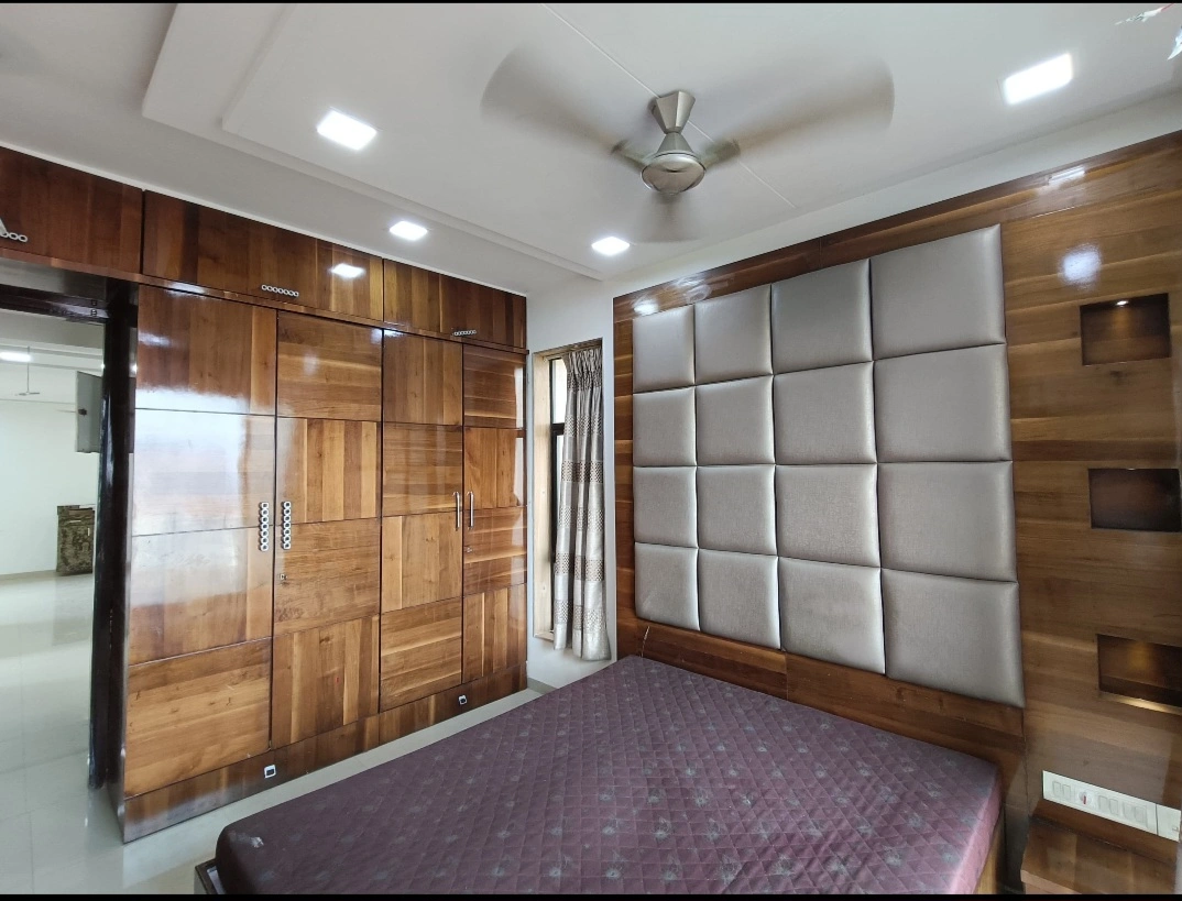 2.5 BHK Flat for Rent in Rustomjee Elanza , Malad West