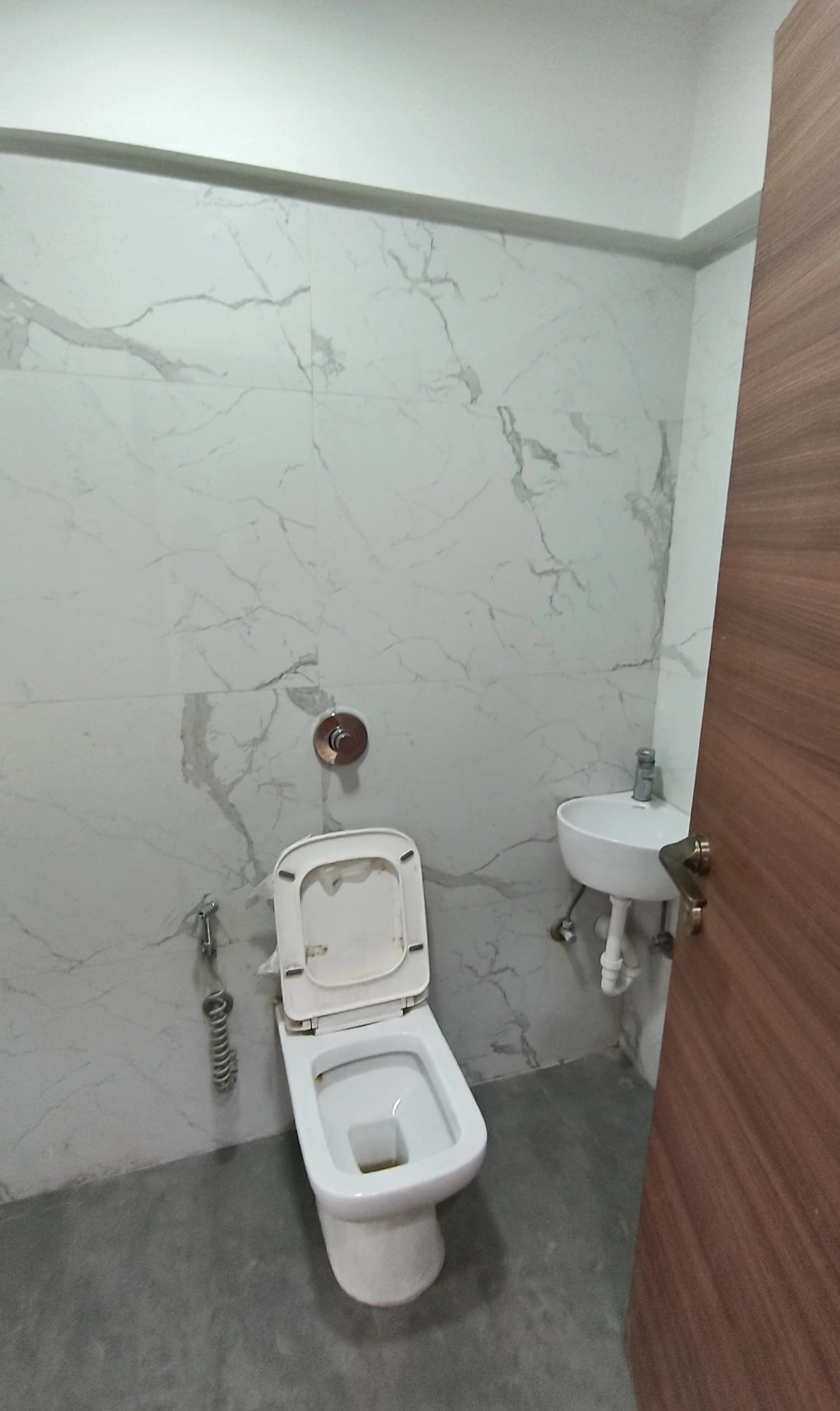 2 BHK Flat for Rent in Laxmi Annex Society, Goregaon West