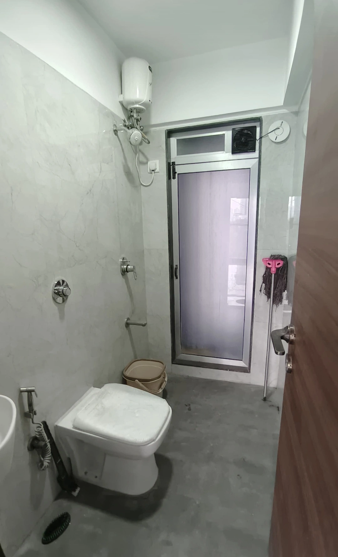2 BHK Flat for Rent in Laxmi Annex Society, Goregaon West