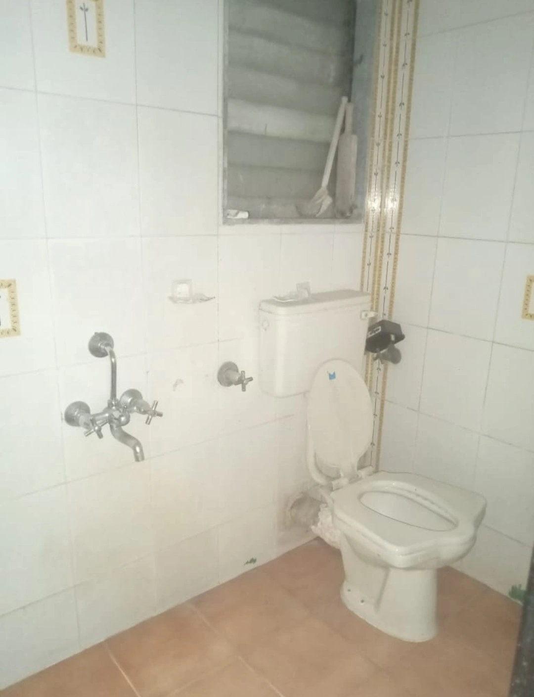 1 BHK Flat for Rent in Dheeraj Diamond Complex, Malad West