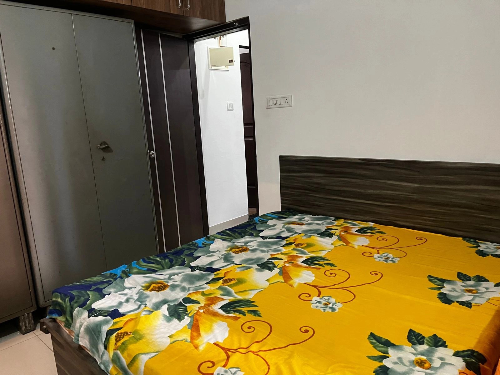 2 BHK Flat for Rent in Sethia Green View , Goregaon West