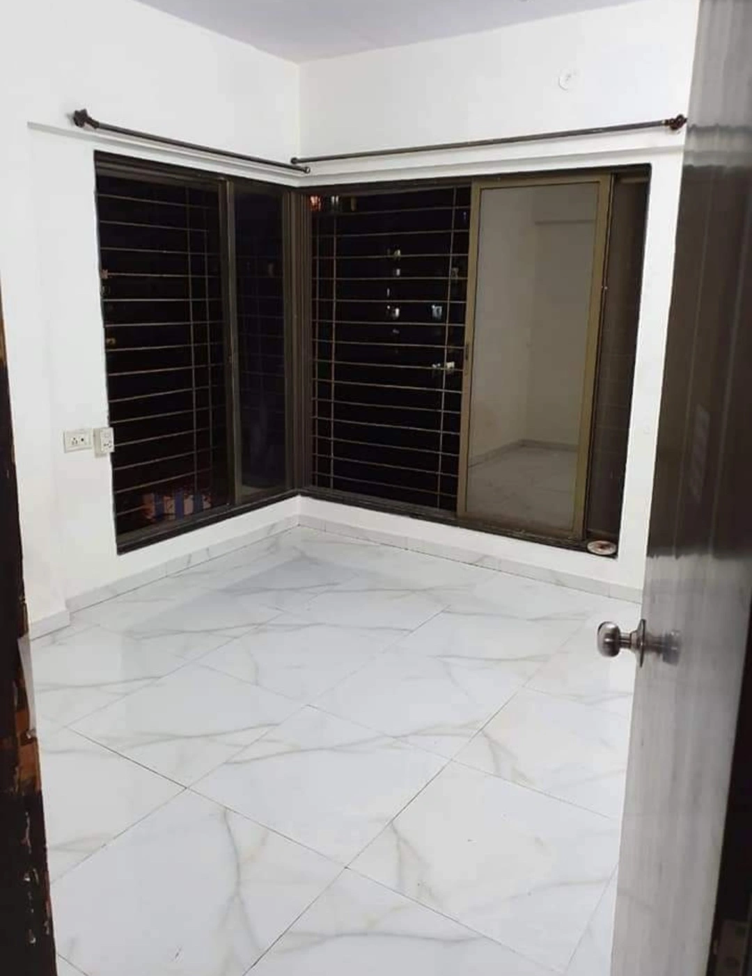 2 BHK Flat for Rent in Rohit Tower, Malad West
