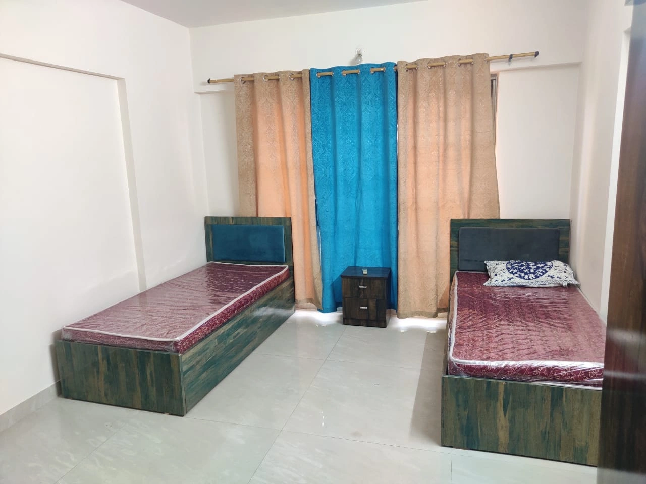 Double Sharing Room Girls only Flat for PG in Moksh Tower, Malad East