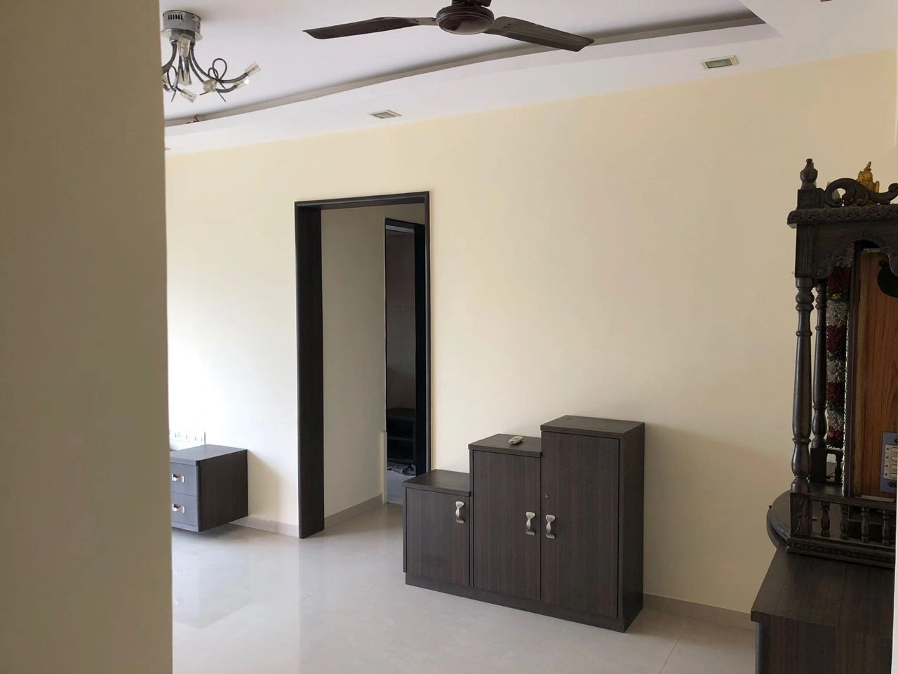 2 BHK Flat for Rent in Kabra Mangal Kripa Society, Goregaon West