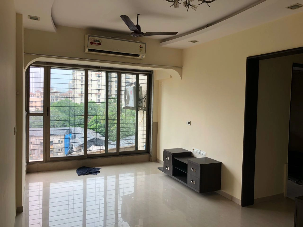 2 BHK Flat for Rent in Mangal Kripa Society, Goregaon West