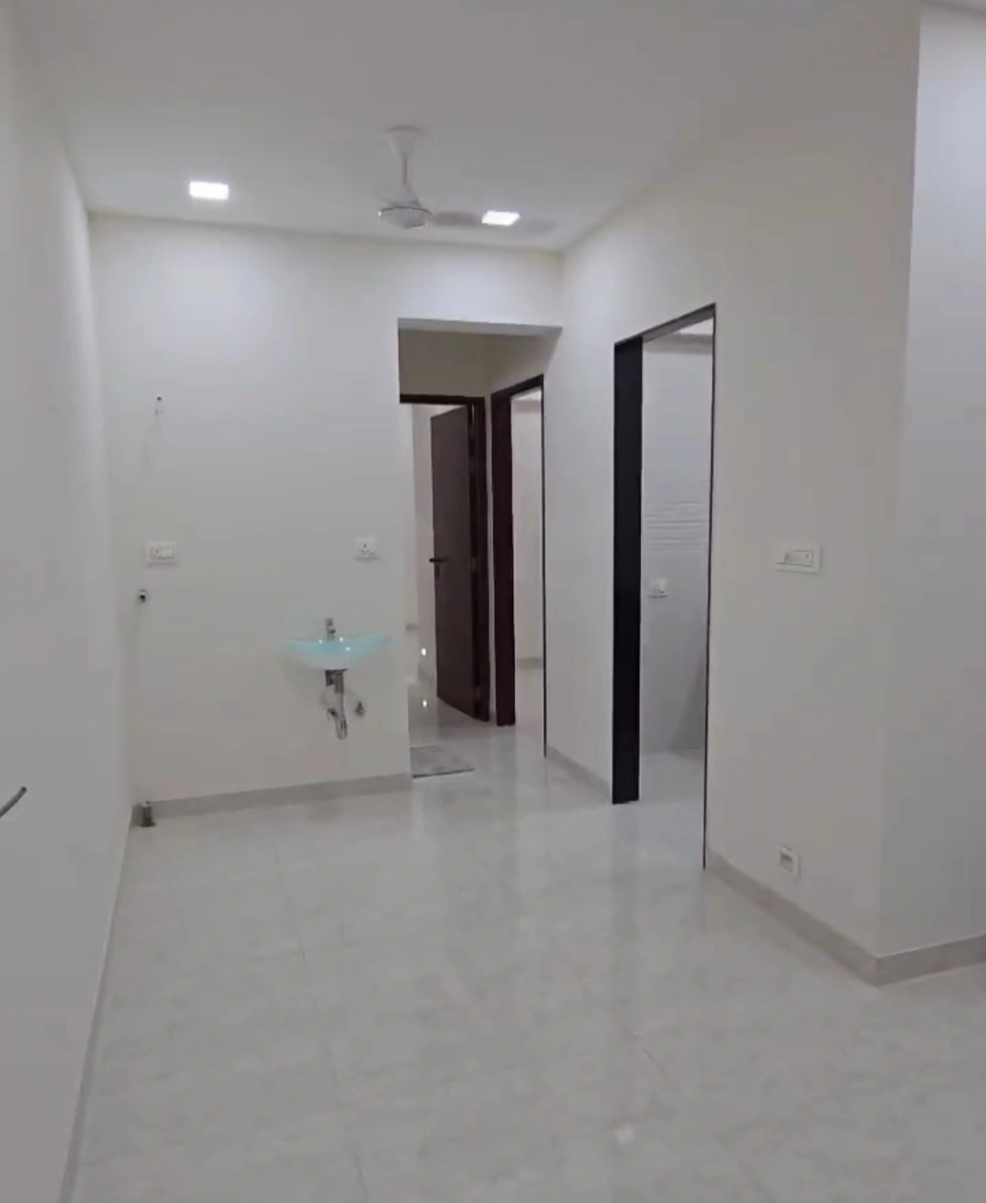 2 BHK Flat for Rent in Triumph Tower, Malad West