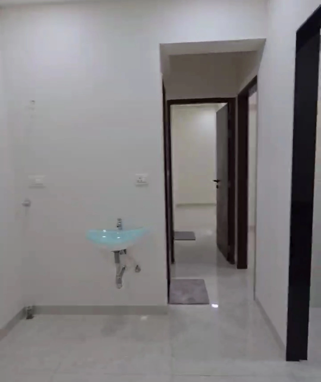 2 BHK Flat for Rent in Triumph Tower, Malad West