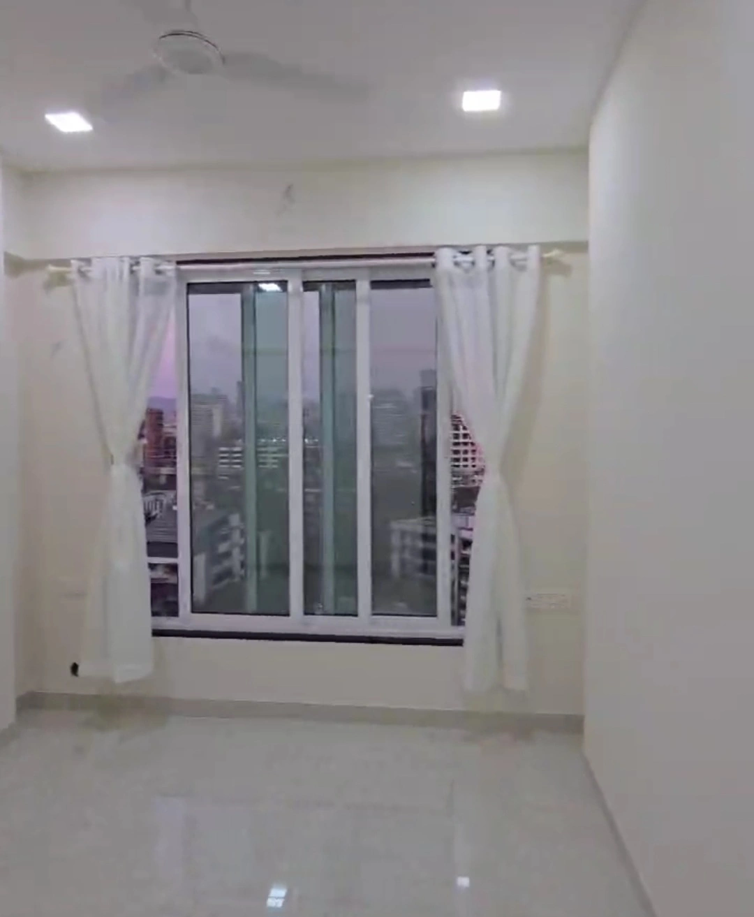 2 BHK Flat for Rent in Triumph Tower, Malad West